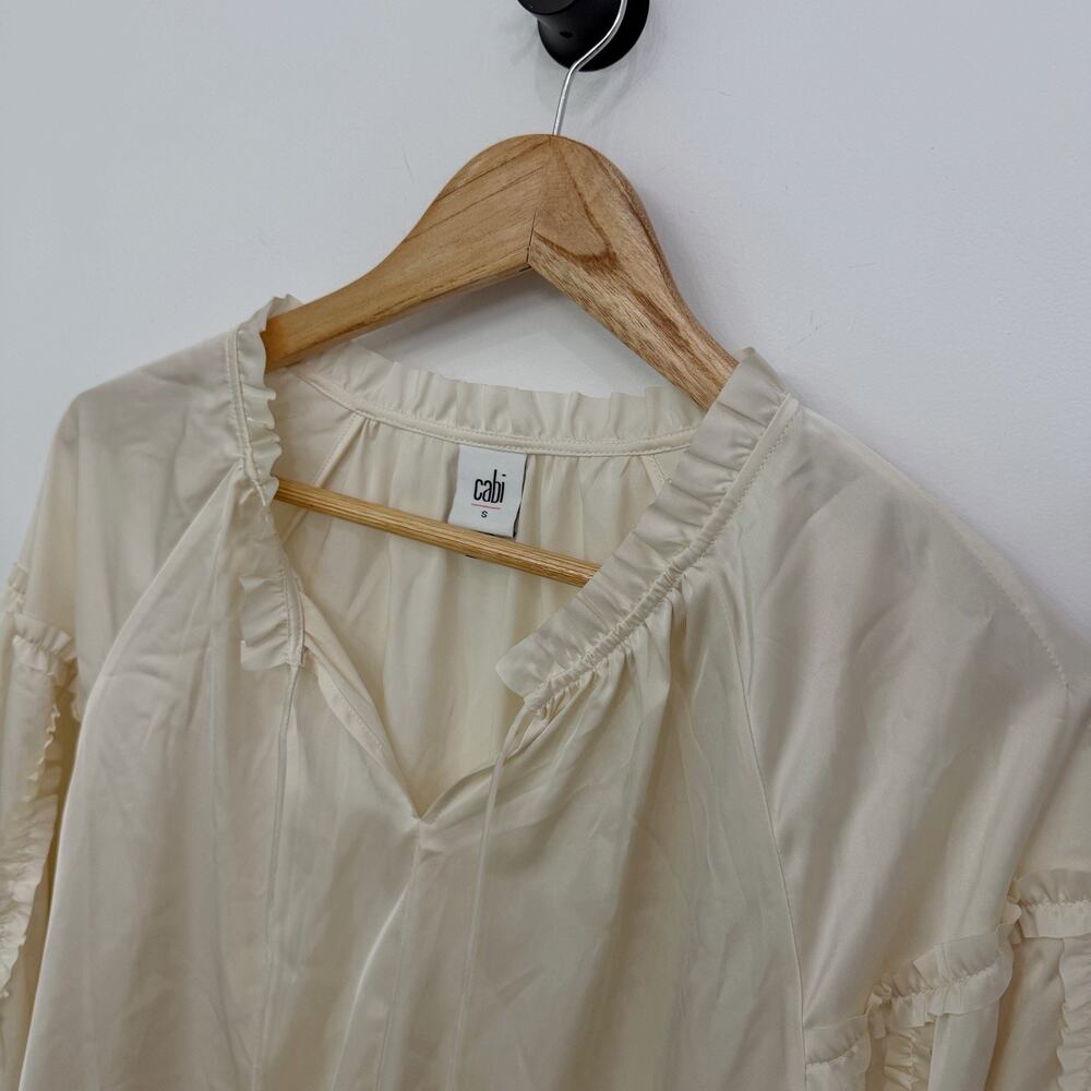 Women’s Cabi #4911 Chloe Blouse Delicate Ruffle Blouse Top Size S - Picture 2 of 6